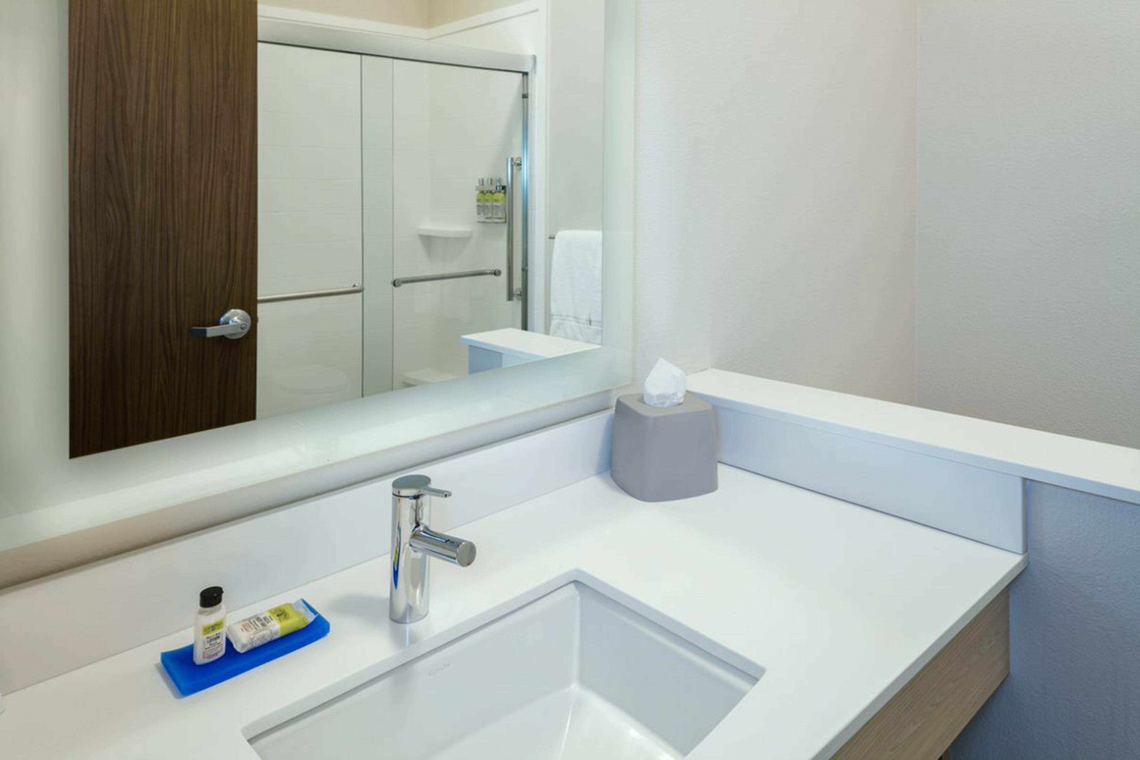 Holiday Inn Express & Suites - Medford By Ihg Zewnętrze zdjęcie