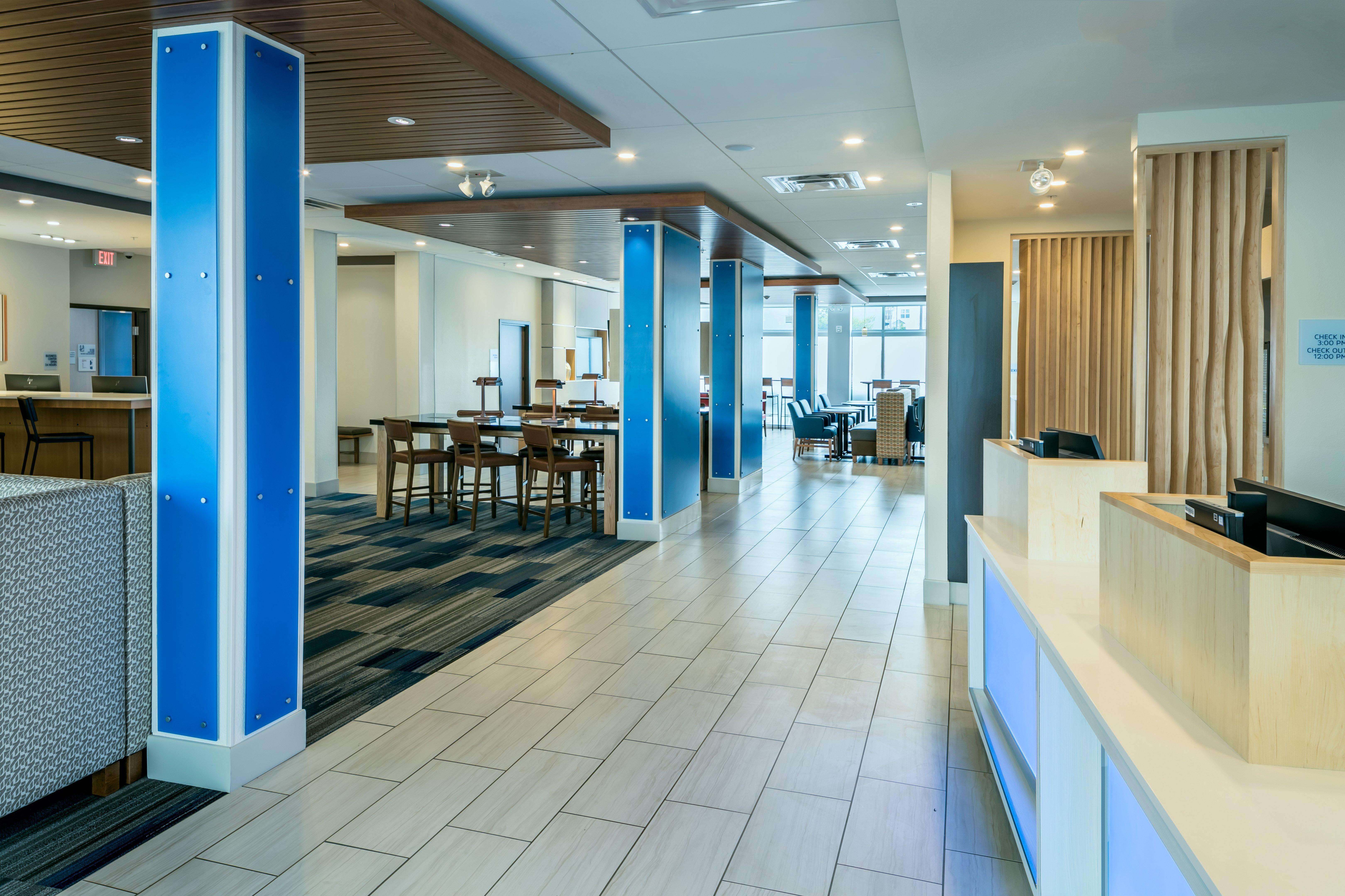 Holiday Inn Express & Suites - Medford By Ihg Zewnętrze zdjęcie