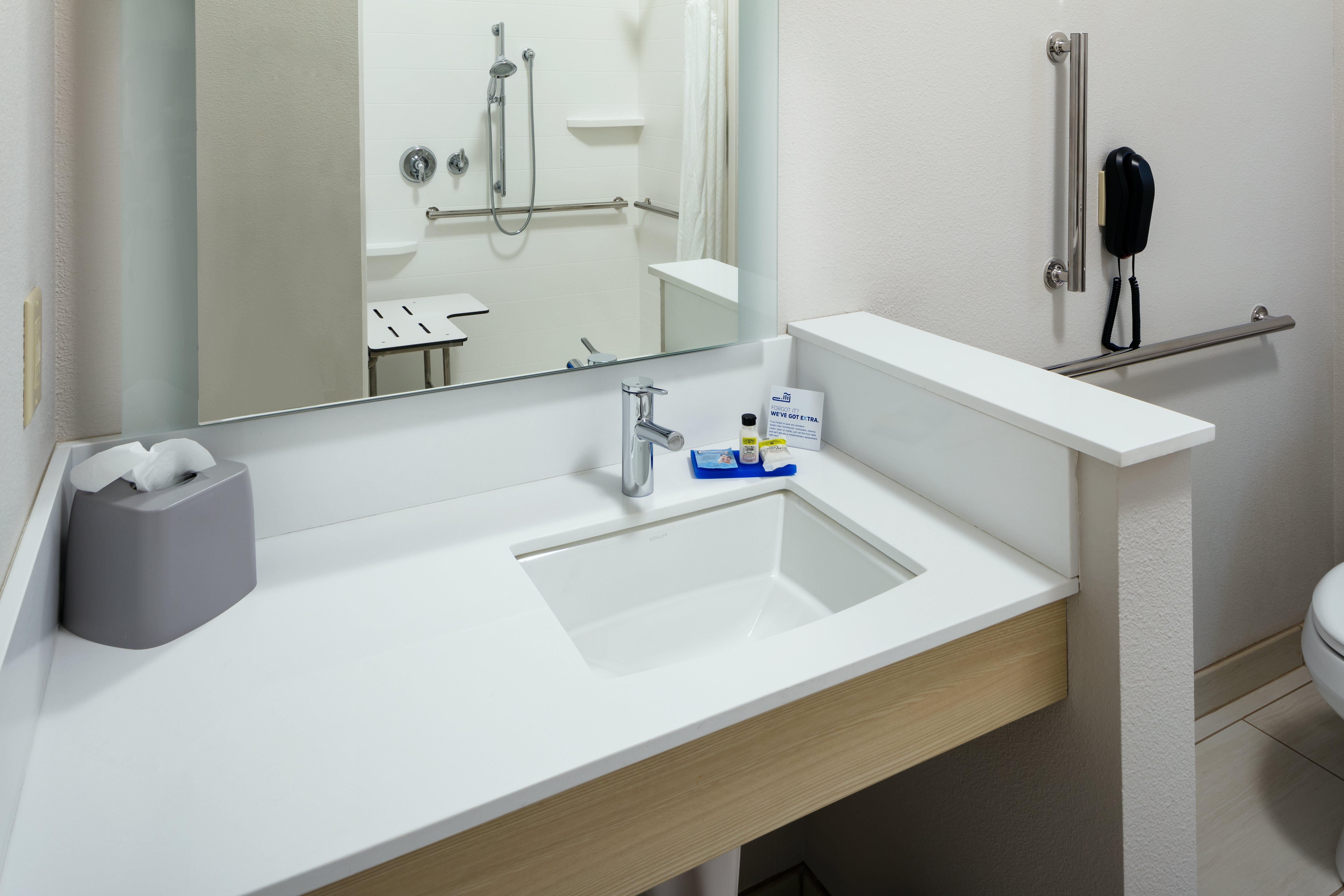 Holiday Inn Express & Suites - Medford By Ihg Zewnętrze zdjęcie