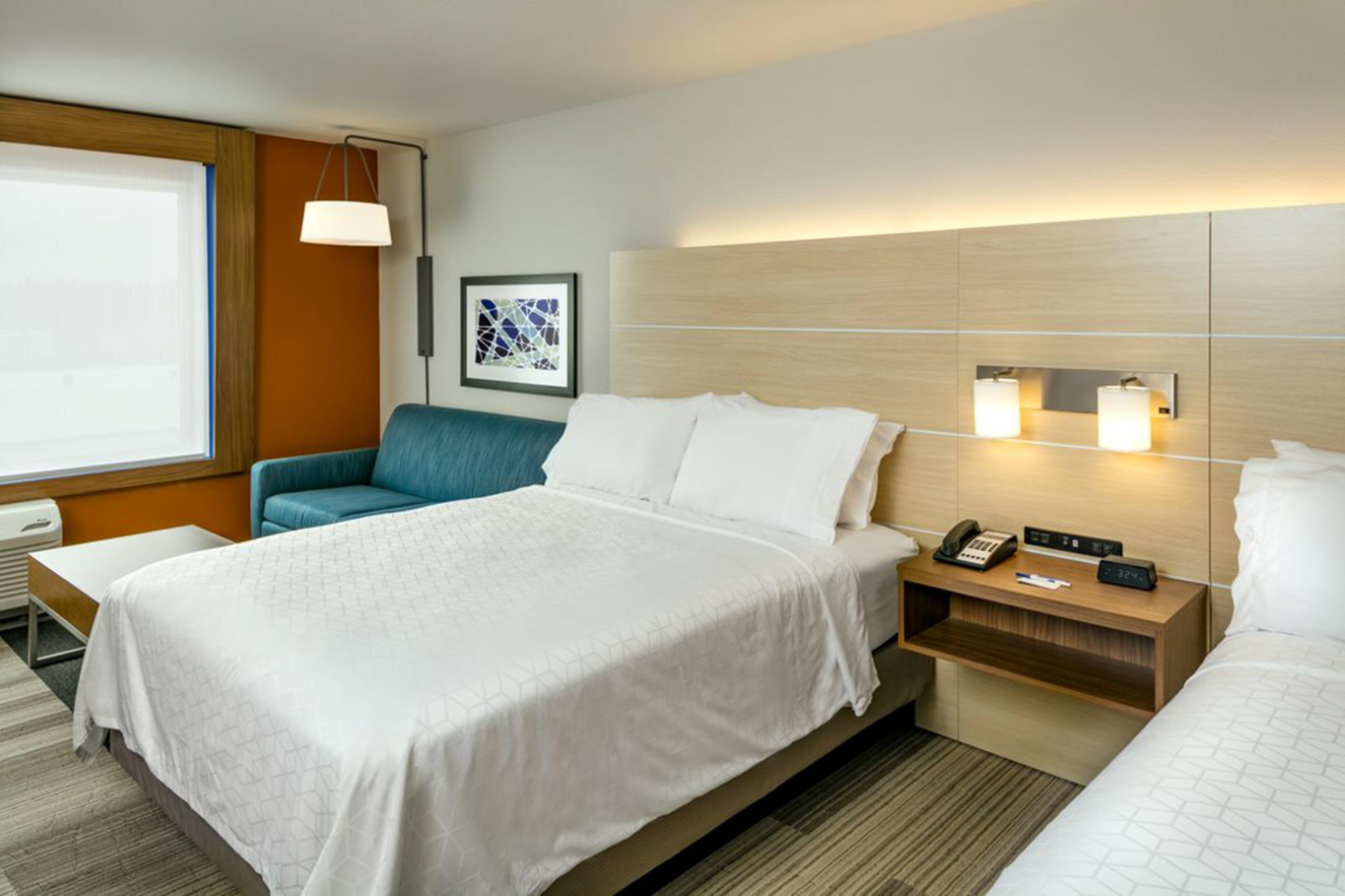 Holiday Inn Express & Suites - Medford By Ihg Zewnętrze zdjęcie