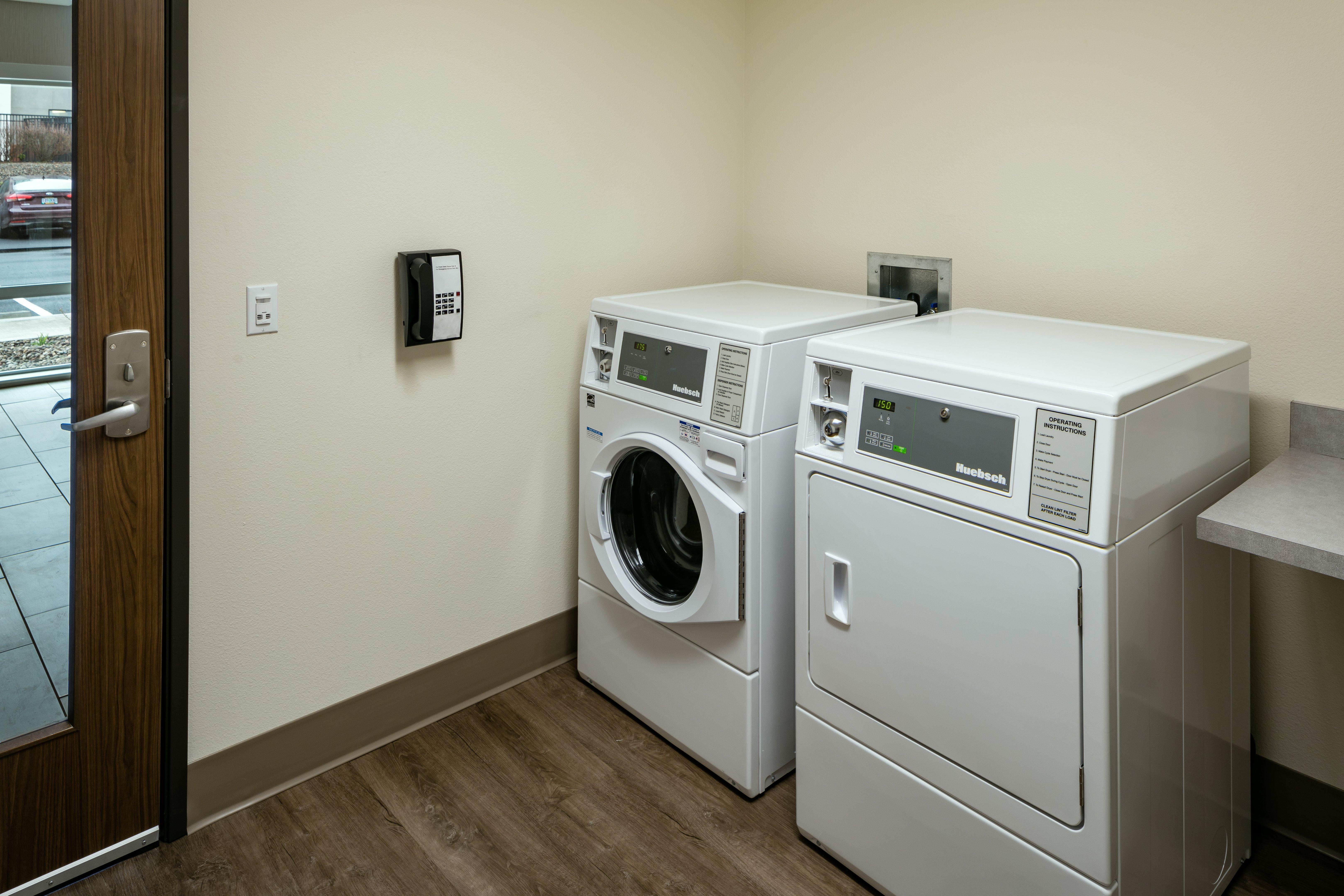 Holiday Inn Express & Suites - Medford By Ihg Zewnętrze zdjęcie